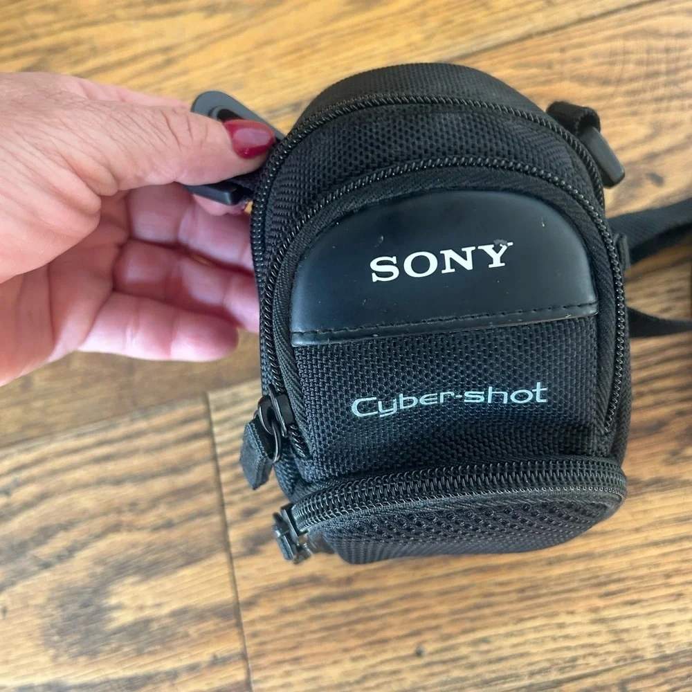 Sony Cyber Shot Camera Carry Bag Case 3 Pocket with Shoulder Strap